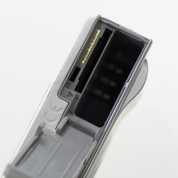 実際に弊社で買取させて頂いたFUJIFILM/富士フィルム FinePix F10 ファインピクス コンパクトデジタルカメラ 動作未確認の画像 7枚目