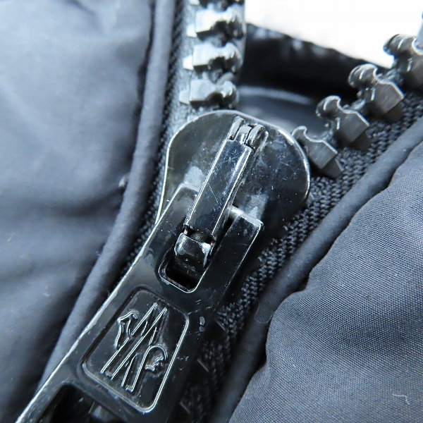 実際に弊社で買取させて頂いた【JPタグ】MONCLER/モンクレール DUBOIS//デュボア GIUBBOTTO ダウンジャケット ブラック E20914131585/1の画像 5枚目
