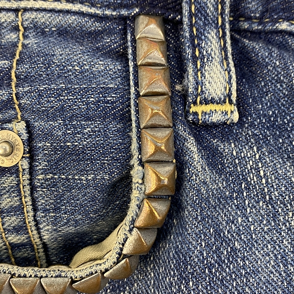 実際に弊社で買取させて頂いたHYSTERIC GLAMOUR/ヒステリックグラマー デニムパンツ スタッズ/ダメージ加工/VCR加工 0224AP08/28の画像 6枚目