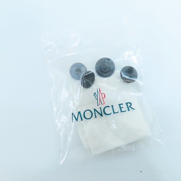 実際に弊社で買取させて頂いた【JPタグ】MONCLER/モンクレール AUTHION 異素材ポケット フルジップ ダウンジャケット F20911A56400/1の画像 9枚目