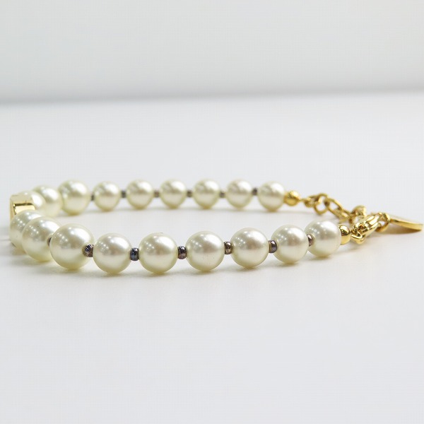 実際に弊社で買取させて頂いたChristian Dior/クリスチャン ディオール フェイクパール ロゴ ブレスレットの画像 2枚目