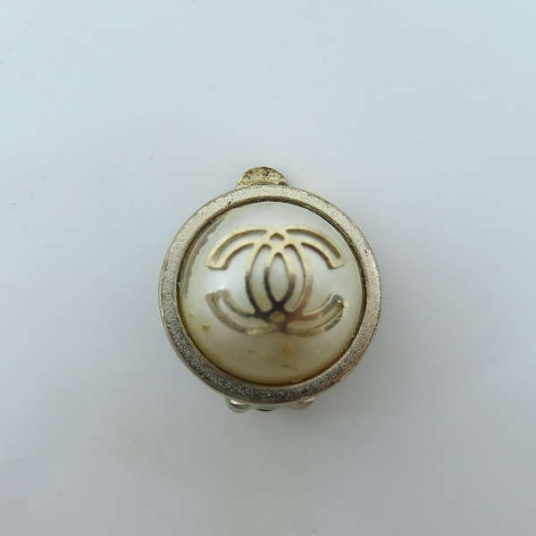 実際に弊社で買取させて頂いたCHANEL/シャネル ココマーク イヤリング 片耳 07C