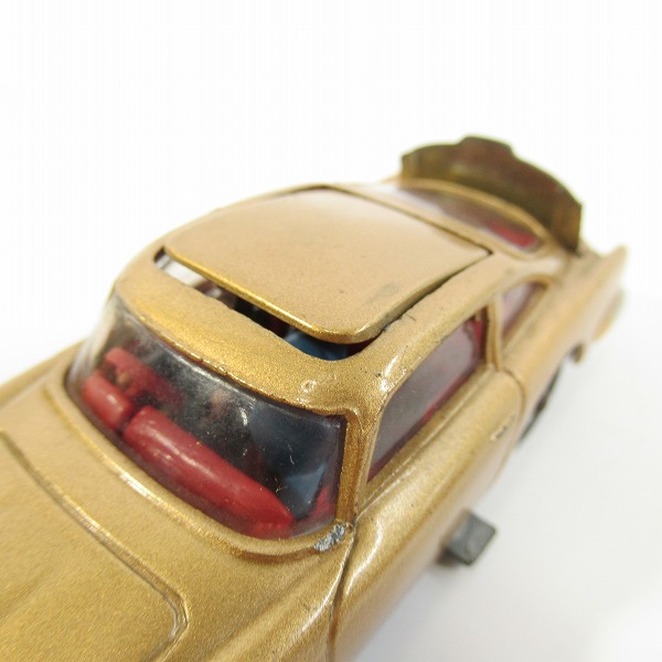 実際に弊社で買取させて頂いたCORGI TOYS/コーギートイズ  007 JAMES BOND'S ASTON MARTIN DB5/アストンマーティン ゴールド ミニカー 2点セットの画像 6枚目