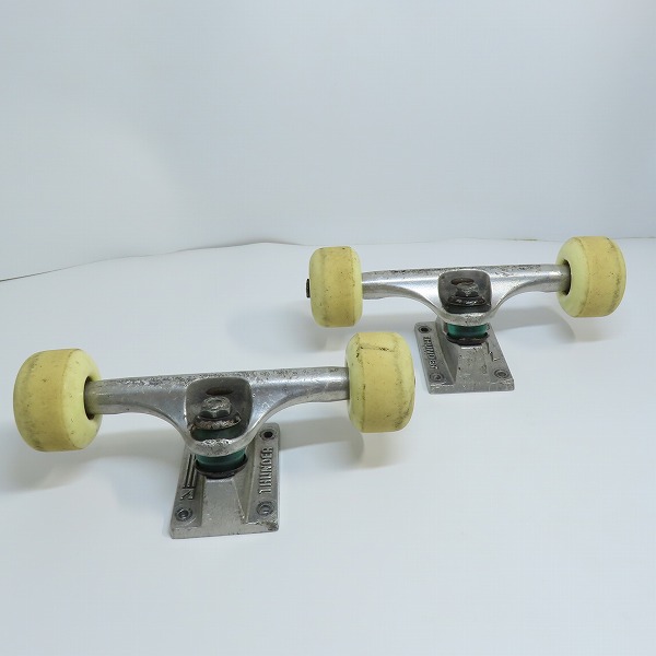 実際に弊社で買取させて頂いたTHUNDER TRUCK/サンダー スケートボード/スケボー トラックの画像 1枚目