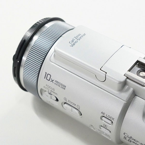 実際に弊社で買取させて頂いたSONY/ソニー DSC-F717 Cyber-shot サイバーショット コンパクトデジタルカメラ 動作未確認の画像 3枚目