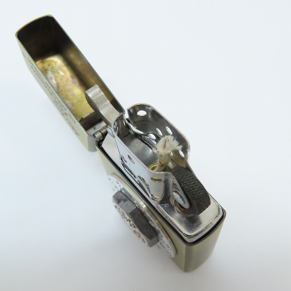 実際に弊社で買取させて頂いたZIPPO/ジッポー HARLEY-DAVIDSON/ハーレーダビットソン ディスクメタル ゴールド 立体メタル ボルトオン 1995年製の画像 4枚目