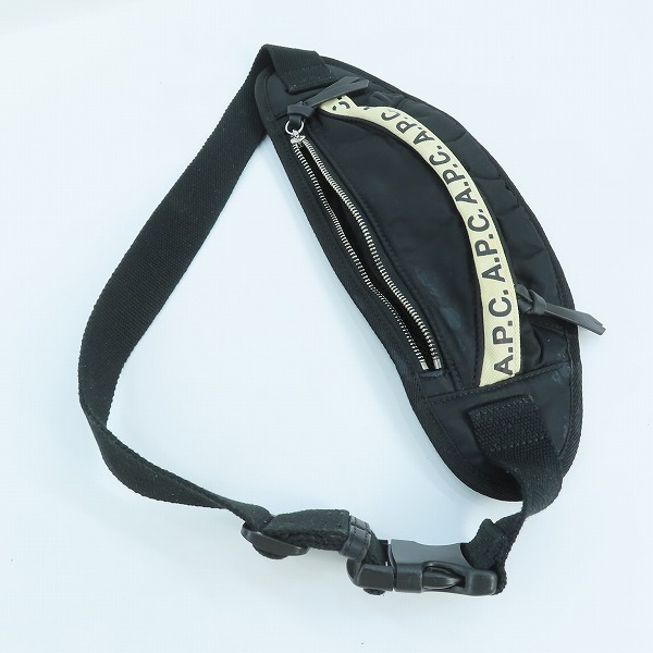 実際に弊社で買取させて頂いたA.P.C./アーペーセー BANANA REPEAT BODY BAG/ボディバッグ/ウェストバッグの画像 7枚目