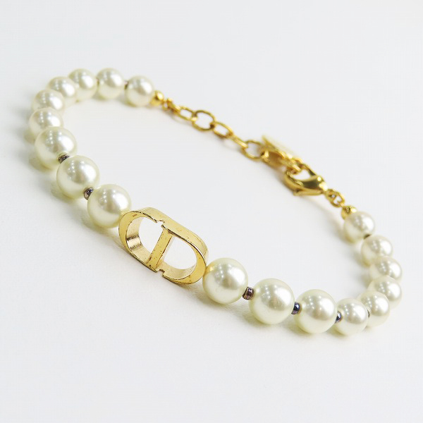 実際に弊社で買取させて頂いたChristian Dior/クリスチャン ディオール フェイクパール ロゴ ブレスレット