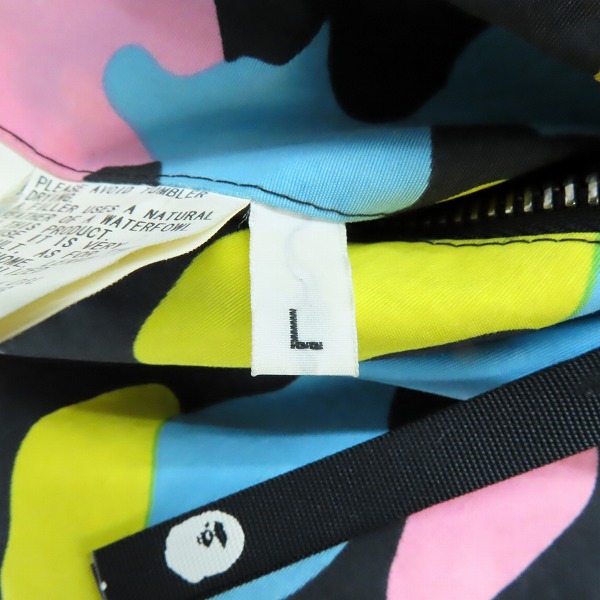 実際に弊社で買取させて頂いたA BATHING APE/アベイシングエイプ サルカモ/カモフラ/迷彩 リバーシブル ダウンジャケット ブラック/Lの画像 4枚目