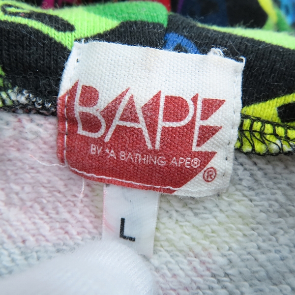 実際に弊社で買取させて頂いたA BATHING APE/アベイシングエイプ マルチカラー 総柄 ジップアップ パーカー/Lの画像 2枚目