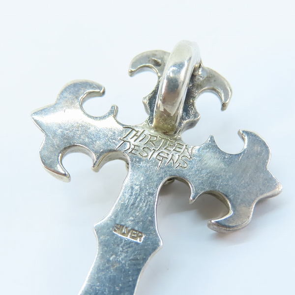 実際に弊社で買取させて頂いたTHIRTEEN DESIGNS/サーティーンデザインズ マッドスカル ドロップ/スカルオンソーンクロス ペンダントトップの画像 4枚目