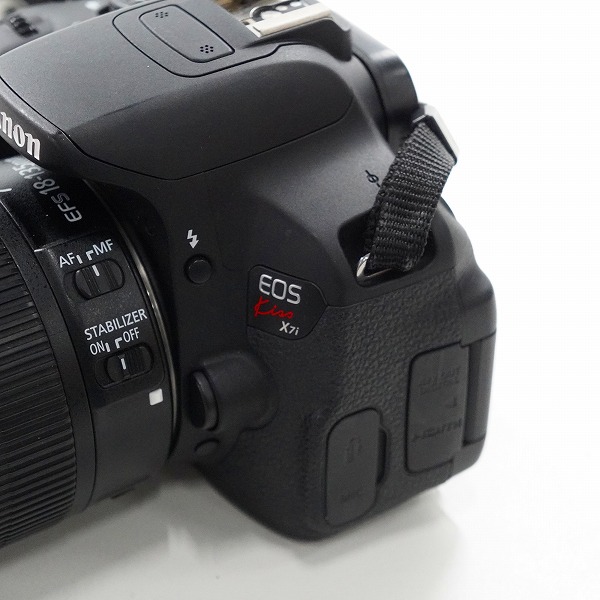 実際に弊社で買取させて頂いたCanon/キャノン EOS Kiss X7i ZOOM LENS EF-S 18-135mm 1:3.5-5.6 IS STM デジタル一眼レフ カメラ AF動作確認済みの画像 3枚目