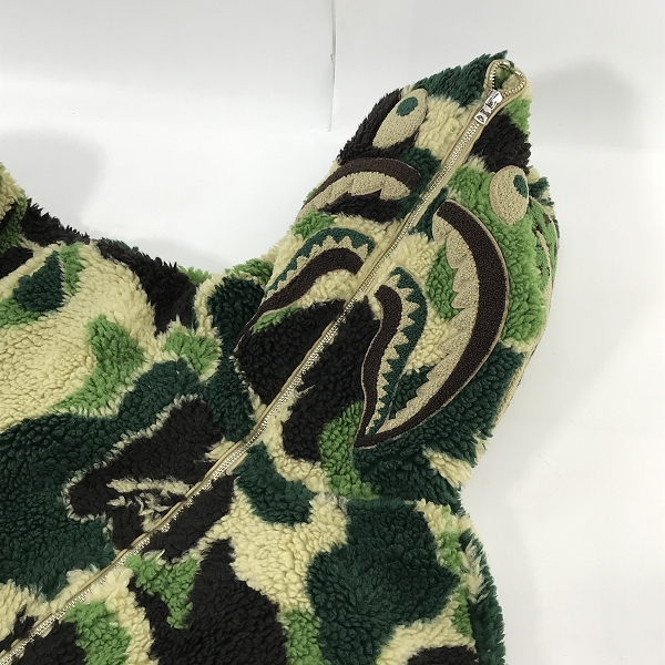 実際に弊社で買取させて頂いた【未使用】A BATHING APE/アベイジングエイプ ABC Camo zip-up Hoodie ボアジャケット 001ZPK801307M/Sの画像 6枚目