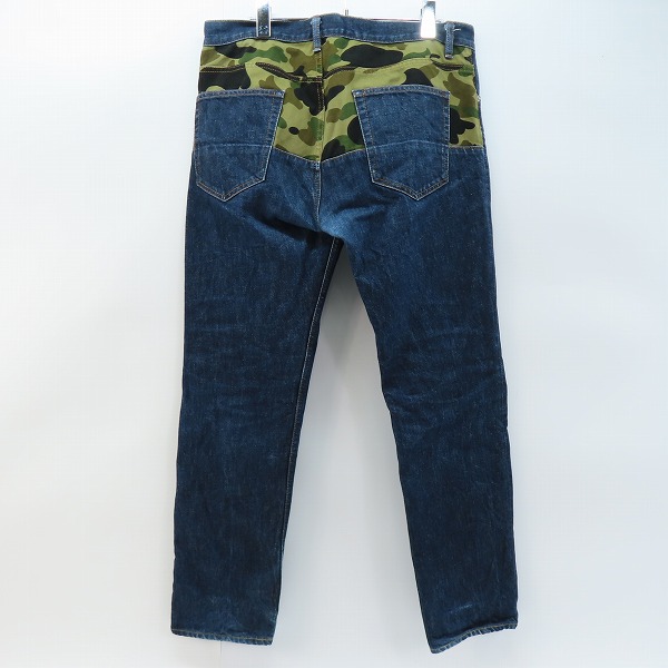 実際に弊社で買取させて頂いたA BATHING APE/アベイシングエイプ カモフラ切替 プリント デニムパンツ XLの画像 1枚目