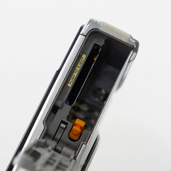 実際に弊社で買取させて頂いたFUJIFILM/富士フィルム FinePix F40fd ファインピクス コンパクトデジタルカメラ 動作未確認の画像 7枚目