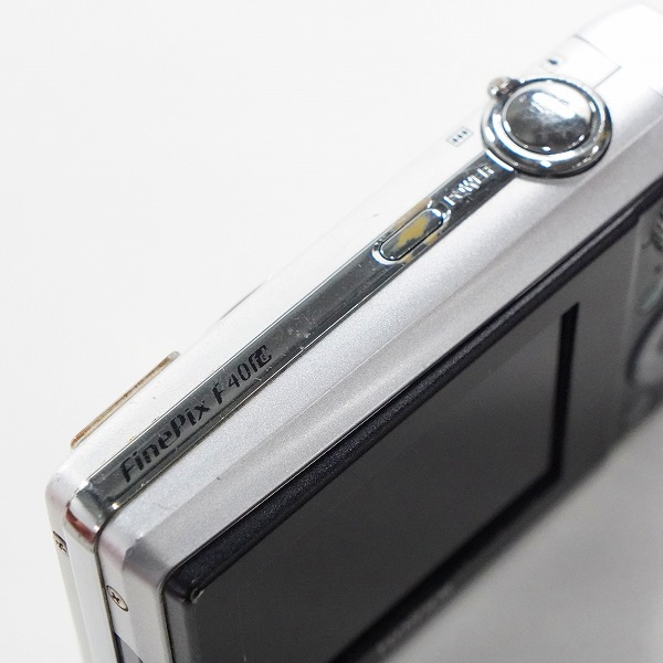 実際に弊社で買取させて頂いたFUJIFILM/富士フィルム FinePix F40fd ファインピクス コンパクトデジタルカメラ 動作未確認の画像 3枚目