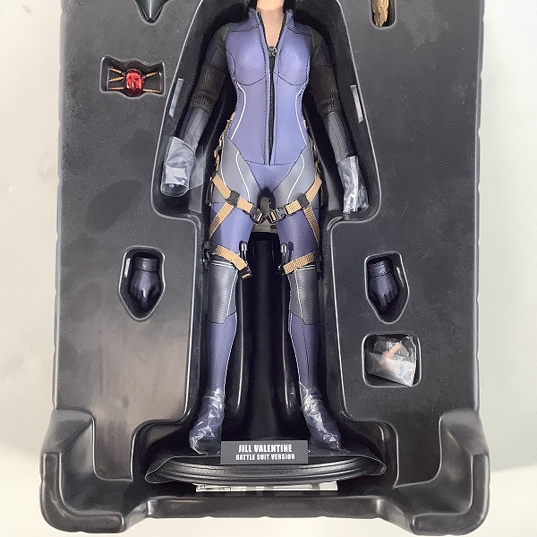 実際に弊社で買取させて頂いたHOT TOYS/ホットトイズ ビデオゲーム・マスターピース バイオハザード5 1/6 ジル・バレンタイン バトルスーツ版 フィギュアの画像 5枚目