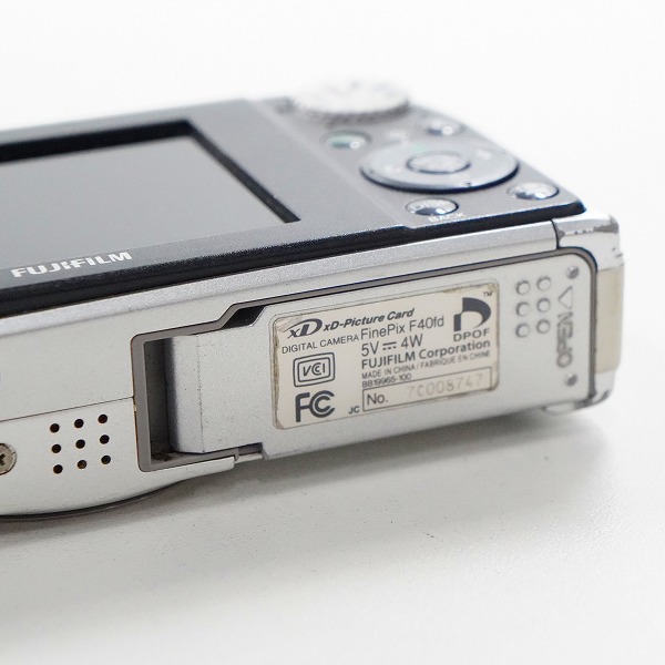 実際に弊社で買取させて頂いたFUJIFILM/富士フィルム FinePix F40fd ファインピクス コンパクトデジタルカメラ 動作未確認の画像 6枚目