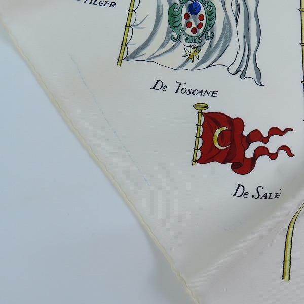 実際に弊社で買取させて頂いたHERMES/エルメス カレ90  PAVOIS 船旗 柄 シルク スカーフ/ストールの画像 4枚目