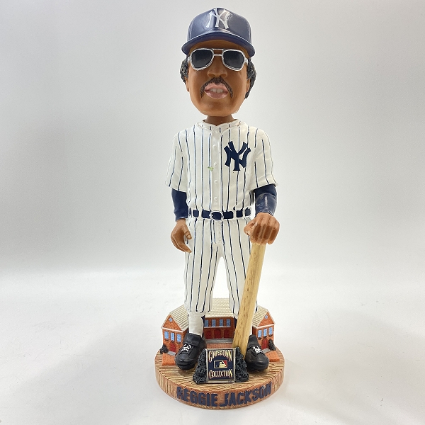 実際に弊社で買取させて頂いたForever Collectibles Legends of the Park ニューヨークヤンキース REGGIE JACKSON/レジー・ジャクソン フィギュアの画像 1枚目