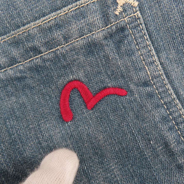 実際に弊社で買取させて頂いたEVISU/エヴィス Lot2005 カモメプリント/刺繍 デニム ハーフパンツ/36の画像 4枚目
