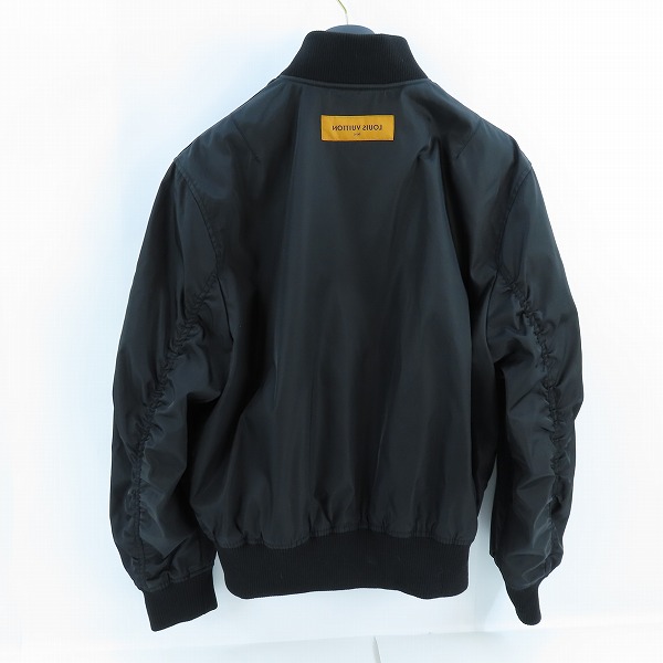 実際に弊社で買取させて頂いたLouis Vuitton/ルイヴィトン 22AW モノグラム総柄 ma-1型 リバーシブル ブルゾン RM222Q J32 HNB56W/50の画像 1枚目