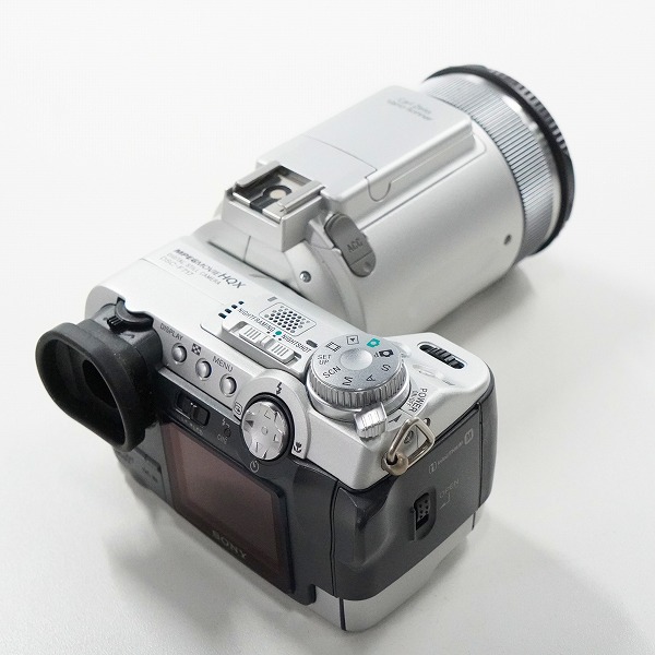 実際に弊社で買取させて頂いたSONY/ソニー DSC-F717 Cyber-shot サイバーショット コンパクトデジタルカメラ 動作未確認の画像 2枚目