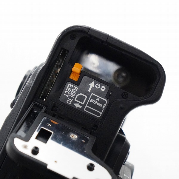 実際に弊社で買取させて頂いたNikon/ニコン Df FX デジタル一眼レフカメラ ボディ 動作未確認の画像 7枚目