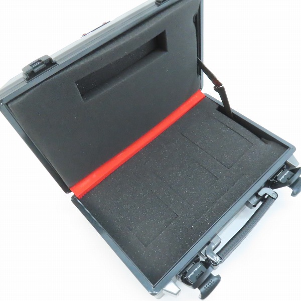 実際に弊社で買取させて頂いた(1)G-SHOCK × PROTECA/Gショック プロテカ 非売品 トランクウォッチケースの画像 3枚目