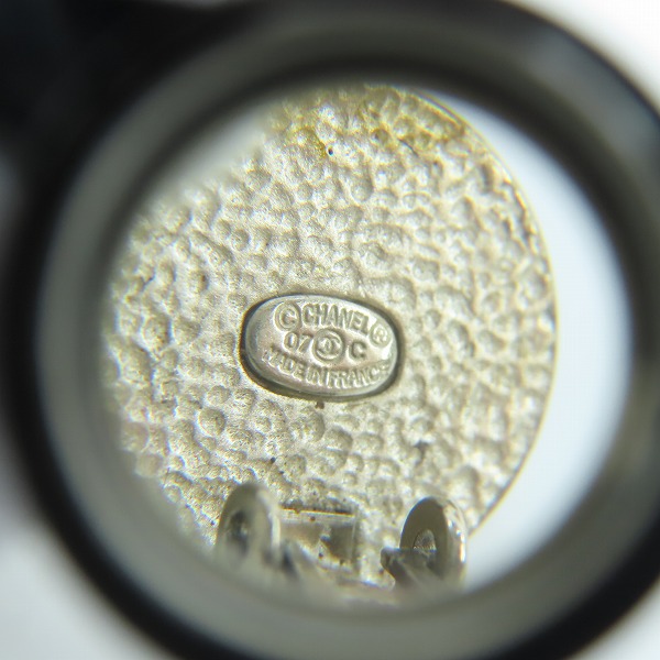 実際に弊社で買取させて頂いたCHANEL/シャネル ココマーク イヤリング 片耳 07Cの画像 3枚目