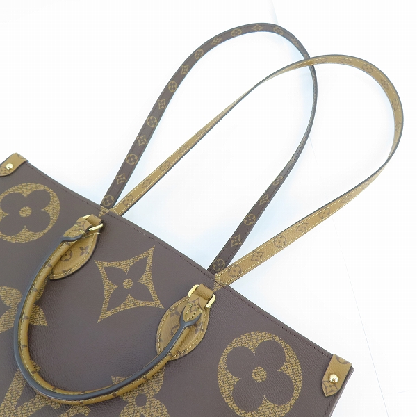 実際に弊社で買取させて頂いたLOUIS VUITTON/ルイヴィトン オンザゴー GM モノグラム ジャイアント 2WAYトートバッグ M44576の画像 3枚目
