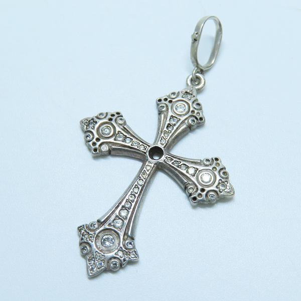 実際に弊社で買取させて頂いたLOREE RODKIN/ローリーロドキン スモールファンシーゴシッククロスペンダント SV925