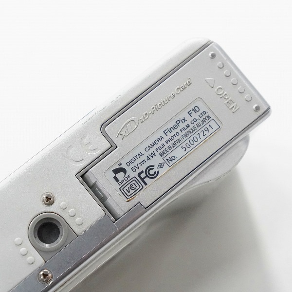 実際に弊社で買取させて頂いたFUJIFILM/富士フィルム FinePix F10 ファインピクス コンパクトデジタルカメラ 動作未確認の画像 6枚目