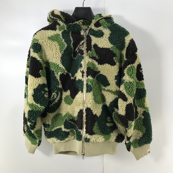 実際に弊社で買取させて頂いた【未使用】A BATHING APE/アベイジングエイプ ABC Camo zip-up Hoodie ボアジャケット 001ZPK801307M/S