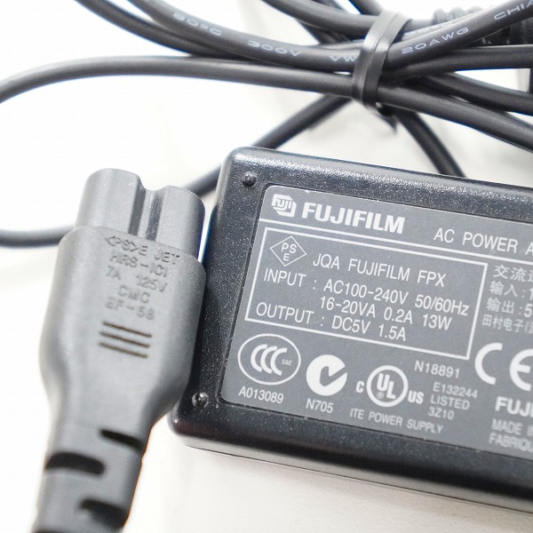 実際に弊社で買取させて頂いたFUJIFILM/富士フィルム FinePix F10 ファインピクス コンパクトデジタルカメラ 動作未確認の画像 9枚目