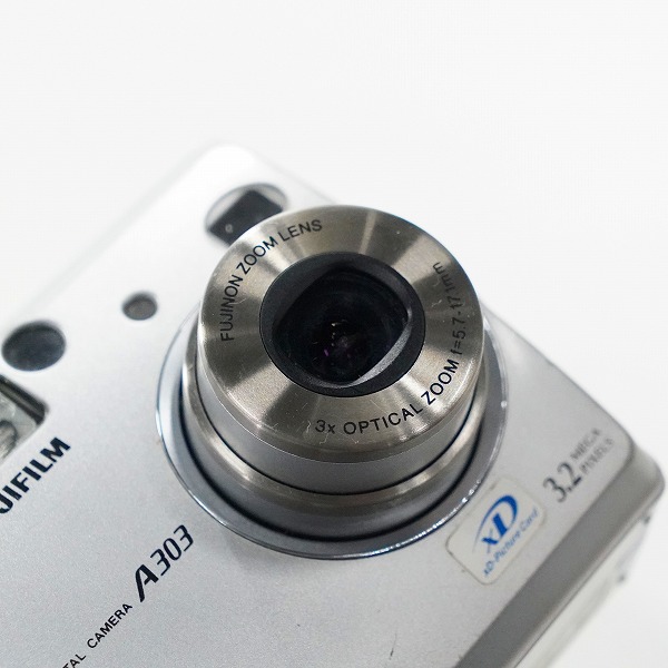 実際に弊社で買取させて頂いたFUJIFILM/富士フィルム FinePix A303 ファインピクス コンパクトデジタルカメラ 動作確認済みの画像 1枚目