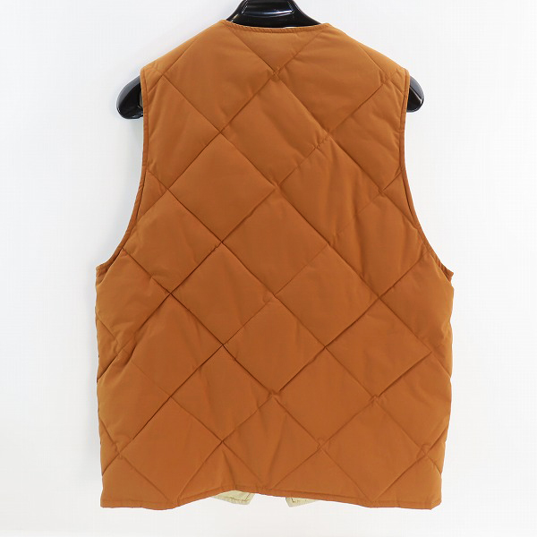 実際に弊社で買取させて頂いたBEAMS PLUS×KOMATSU/ビームスプラス×コマツ プリマロフト パデットベスト 11-06-0840-139 20F-BP009/Lの画像 1枚目