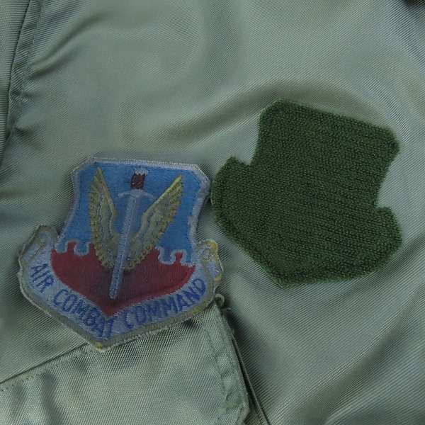 実際に弊社で買取させて頂いたALPHA INDUSTRIES/アルファ インダストリーズ フライトジャケット 8415-01-010-1912 カーキ/Sの画像 4枚目