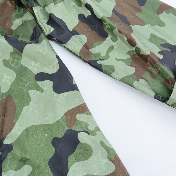 実際に弊社で買取させて頂いた【JPタグ】LOUIS VUITTON/ルイヴィトン カモフラ柄 ウィンドブレーカー フーディジャケット RM202M XCO HJB08W/52の画像 7枚目