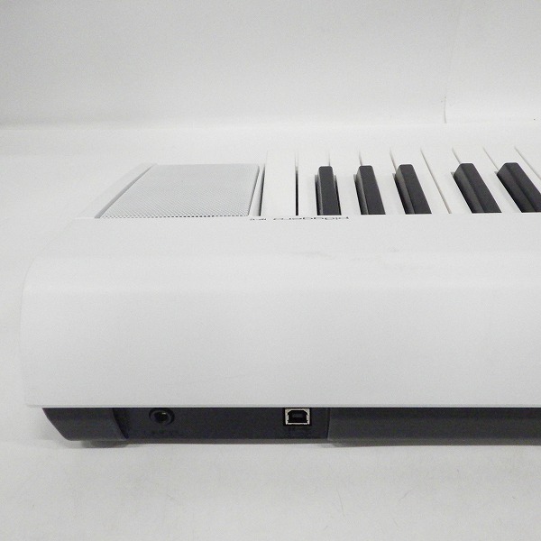 実際に弊社で買取させて頂いた★YAMAHA/ヤマハ piaggero/ピアジェーロ NP-12WH/ホワイト 電子キーボード 2016年製 ACアダプター付【動作確認済】 の画像 5枚目