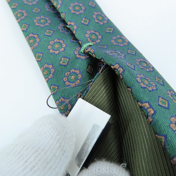 実際に弊社で買取させて頂いたLUIGI BORRELLI/ルイジ ボレッリ 総柄 グリーン シルク ネクタイの画像 5枚目