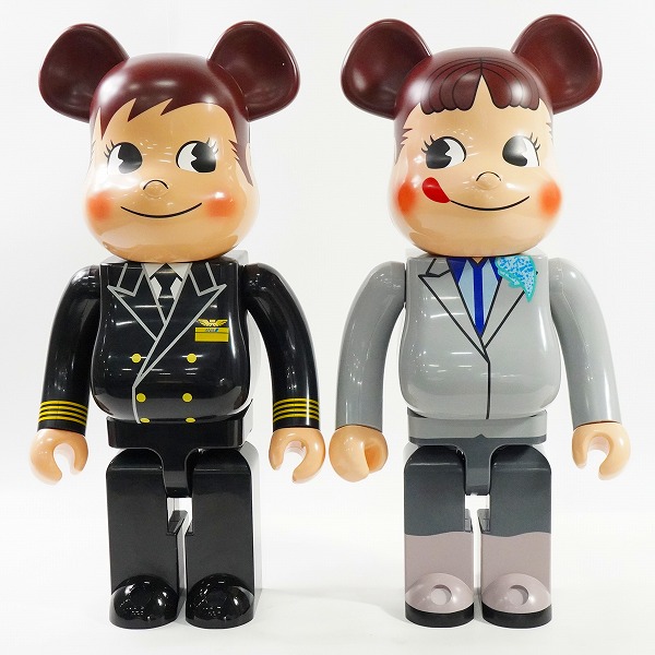 実際に弊社で買取させて頂いた★(3)【未使用】MEDICOM TOY/メディコムトイ BE@RBRICK/ベアブリック ANA CA10代目 ペコちゃん & CAPTAIN ポコちゃん 1000%の画像 1枚目