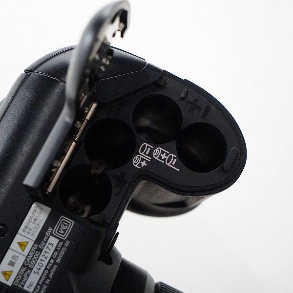 実際に弊社で買取させて頂いた【ジャンク】FUJIFILM/富士フィルム FinePix S9000 単三電池駆動 コンパクトデジタルカメラの画像 8枚目