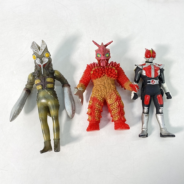実際に弊社で買取させて頂いた【おまとめ】ウルトラマン/仮面ライダー 怪獣/怪人 他 ソフビ/人形/フィギュア の画像 1枚目