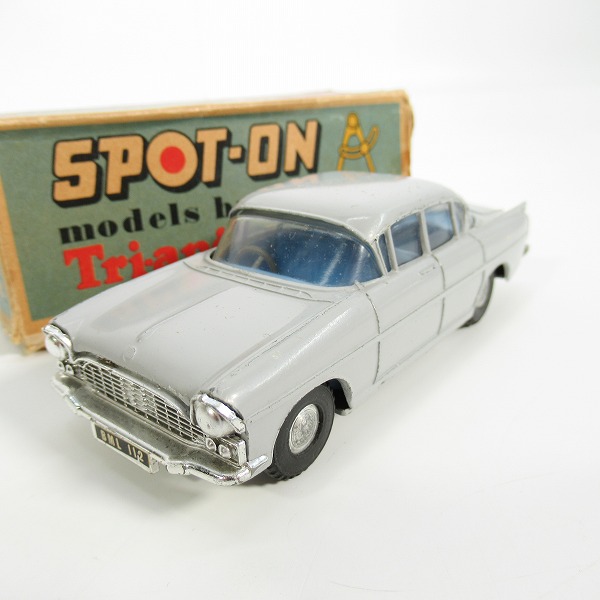 実際に弊社で買取させて頂いたTri-ang SPOT-ON/スポットオン 1/42 VAUXHALL CRESTA/ボクスホール クレスタ No.165 ミニカー