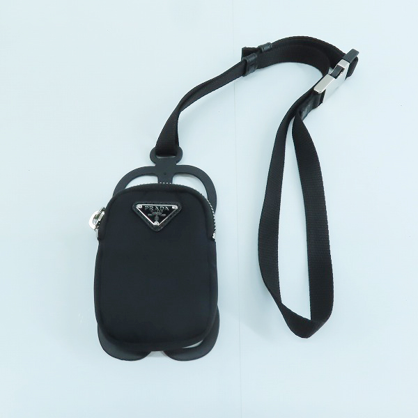 実際に弊社で買取させて頂いたPRADA/プラダ Re Nylon スマートフォンホルダー ネックストラップ