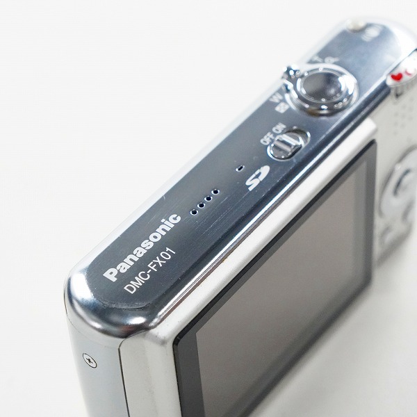 実際に弊社で買取させて頂いたPanasonic/パナソニック DMC-FX01 LUMIX ルミックス コンパクトデジタルカメラ 動作確認済みの画像 3枚目