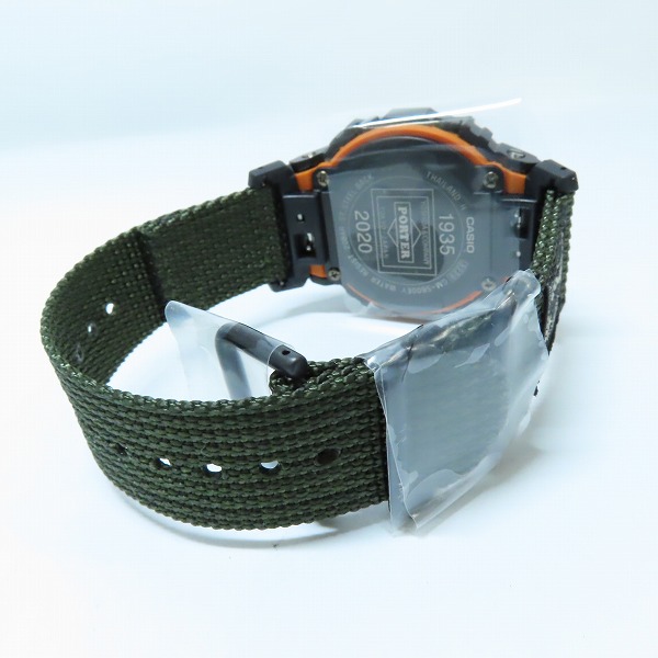 実際に弊社で買取させて頂いた【未使用】PORTER×G-SHOCK/ポーター×ジーショック 85th Special Edition/85周年記念モデル GM-5600EY-1JRの画像 2枚目
