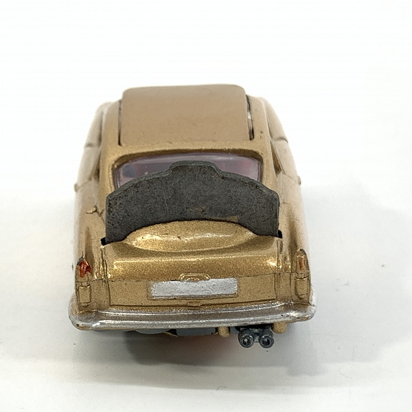 実際に弊社で買取させて頂いたCORGI TOYS/コーギートイズ 1/43 007 ゴールドフィンガー ASTON MARTIN D.B.5 ＃261/アストンマーティン ゴールド ミニカーの画像 3枚目