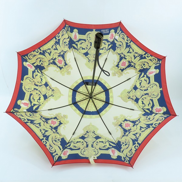 実際に弊社で買取させて頂いたジャンニヴェルサーチ 折りたたみ傘 雨具 総柄 ホワイト系×ネイビー×レッドの画像 2枚目